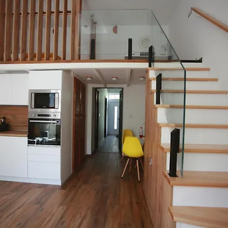 Szieszta Apartman *