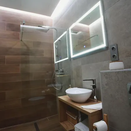 Szieszta Apartman * Segedyn